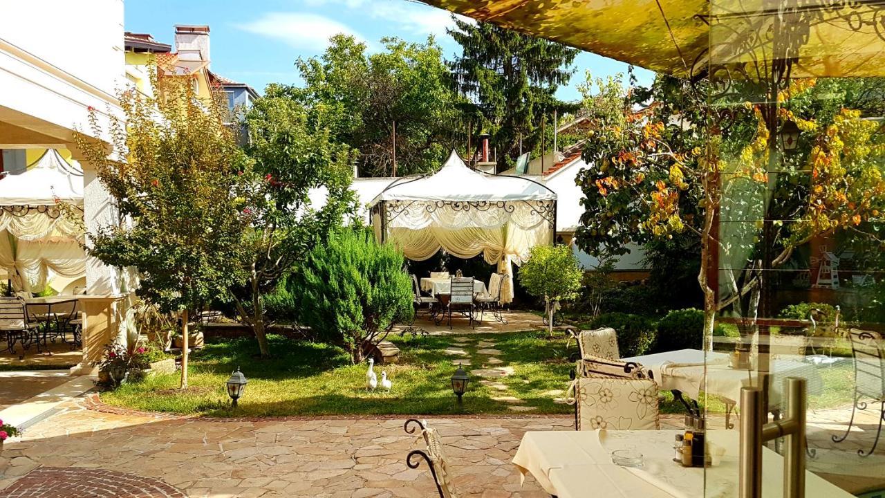 Hotel Green Garden Sumen Kültér fotó