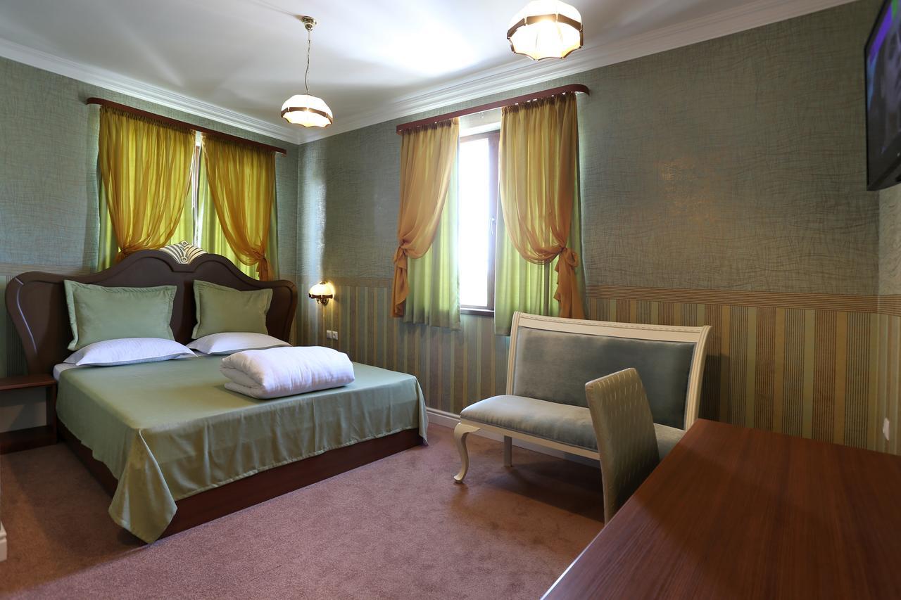 Hotel Green Garden Sumen Kültér fotó