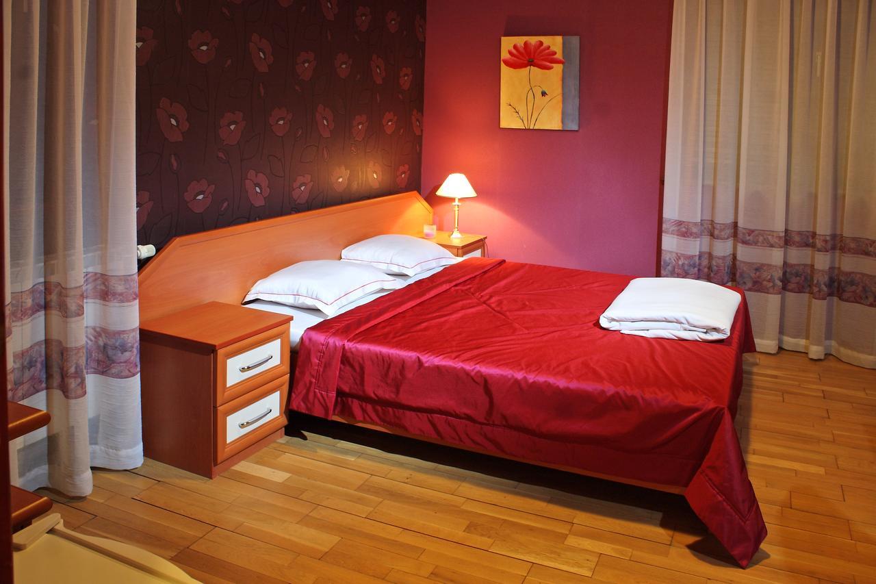 Hotel Green Garden Sumen Kültér fotó