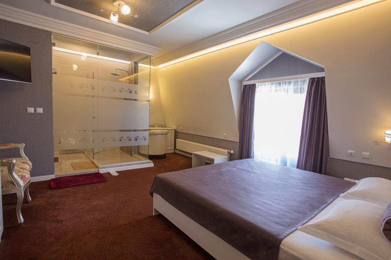 Hotel Green Garden Sumen Kültér fotó